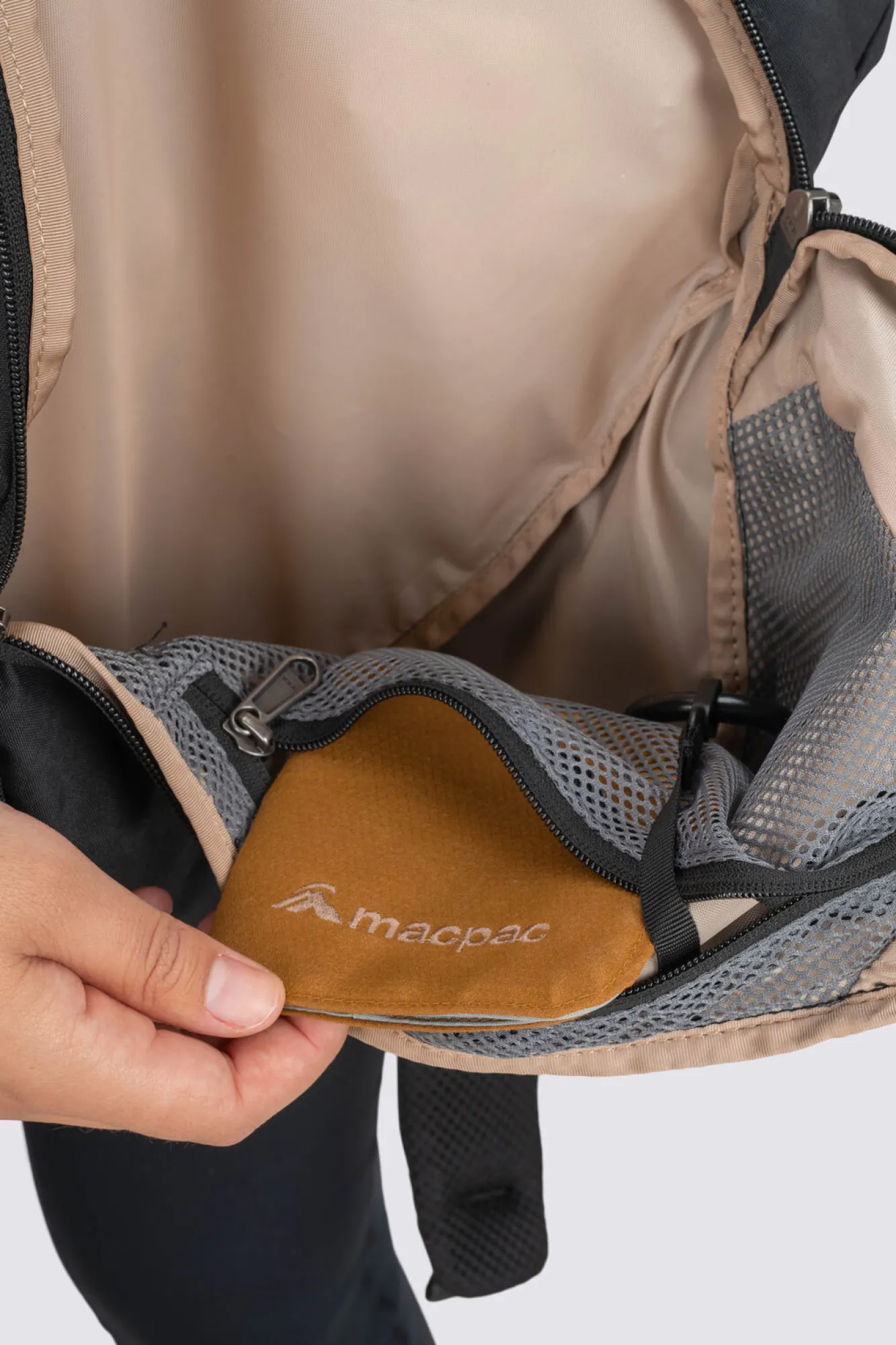 Bumbags & Sling Bags>Macpac Quest 12L Sling Bag