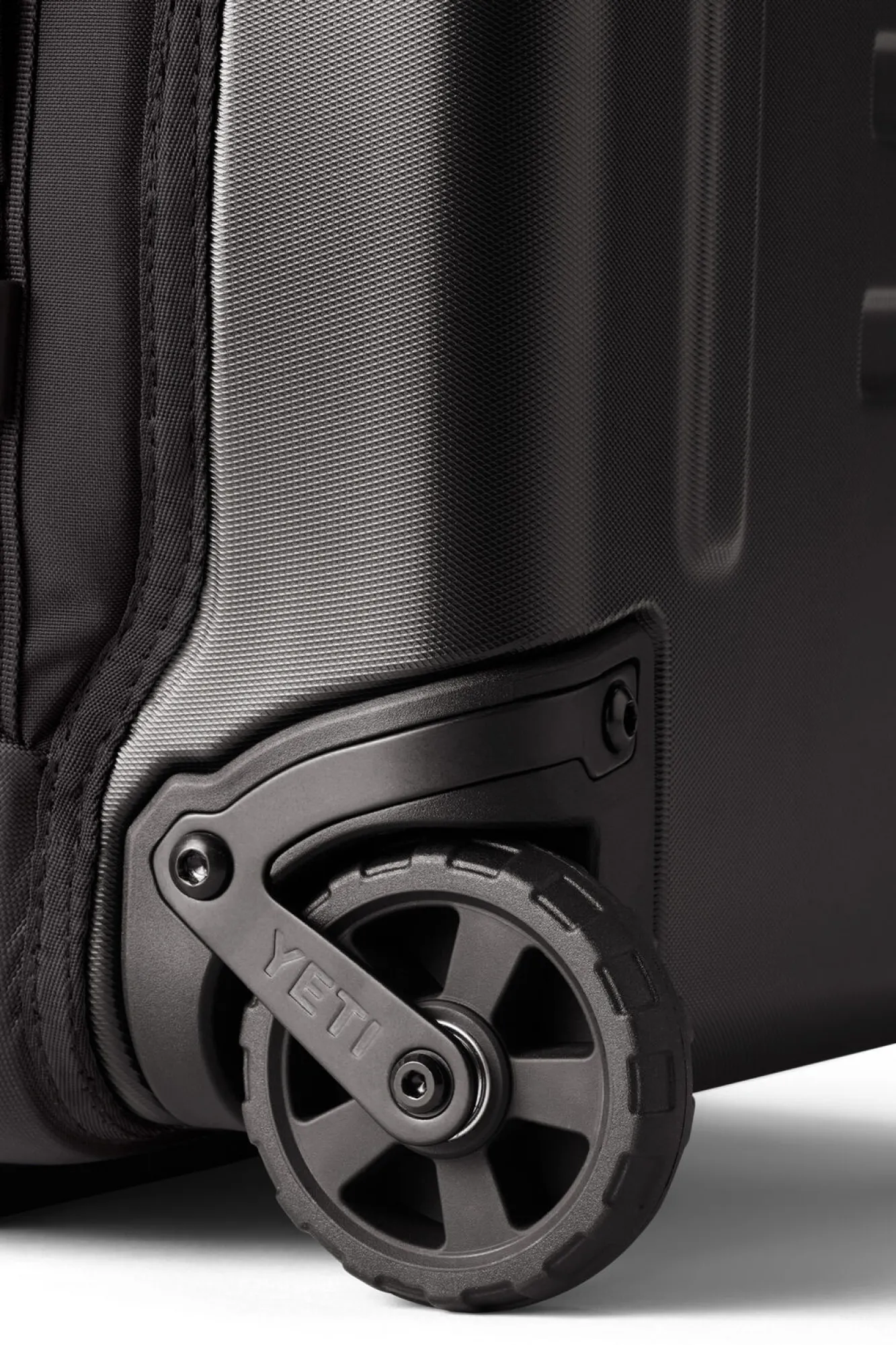 Luggage>Macpac Yeti® Crossroads® 35L Wheeled Bag